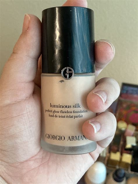 base armani luminous silk opiniones